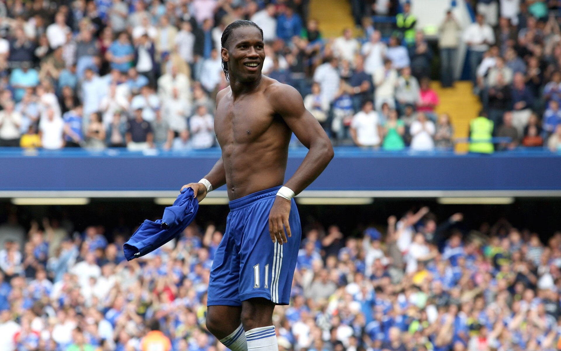 莱万独木难支，荷兰闪电战击碎马里足球梦