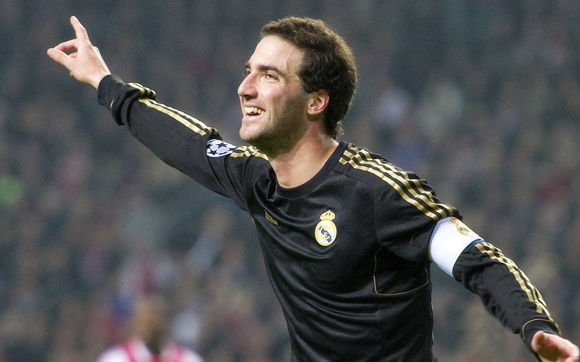 拉齐奥强行终结贝蒂斯，巴斯托尼打出生涯之夜，当防守成为最锋利的矛